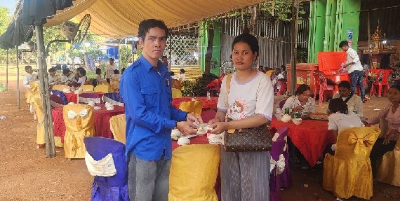 ថ្នាក់ដឹកនាំសហភាពសហជីពសុភមង្គលកម្មករកម្ពុជា ចុះសួរសុខទុក្ខ និងចូលរួមរំលែកទុក្ខដ៏ក្រៀមក្រំជាមួយគ្រួសារសពកម្មករ ៩នាក់ ក្នុងឧបទ្ទវហេតុគ្រោះថ្នាក់ចរាចរណ៍នៅខេត្តកំពង់ឆ្នាំង